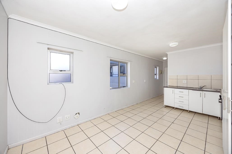 1 Bedroom Property for Sale in Maitland Western Cape